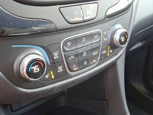 Used 2022 Chevrolet Equinox RS image 15