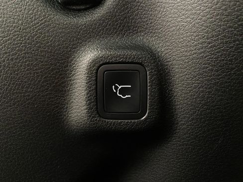 Used 2023 Jeep Compass Altitude w/ Convenience Group AWD/4WD image 7