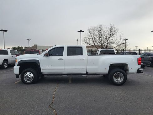 Used 2018 GMC Sierra 3500 Denali w/ Duramax Plus Package image 7