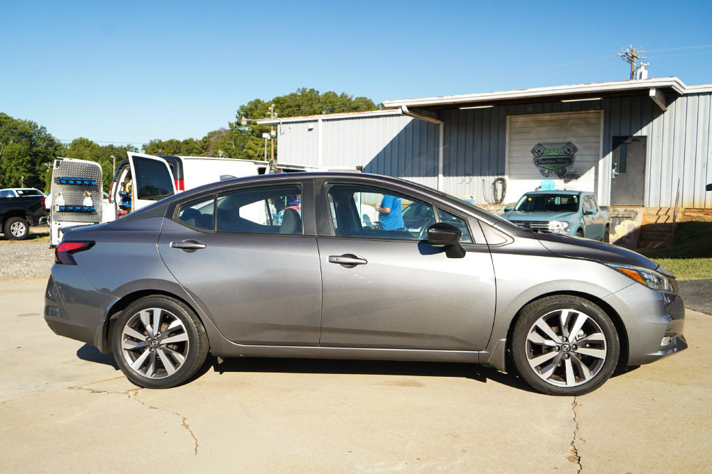 Used 2020 Nissan Versa SR w/ Convenience Package FWD image 3