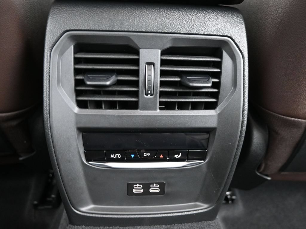Used 2026 BMW 330i Sedan w/ Premium Package RWD image 31