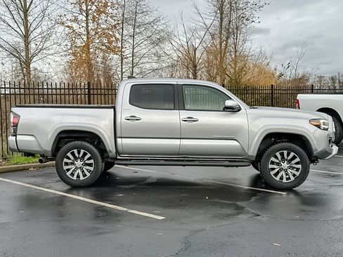 Used 2023 Toyota Tacoma Limited image 3