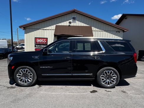 Used 2023 GMC Yukon Denali Ultimate AWD/4WD image 2