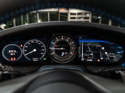 Used 2022 Porsche 911 Turbo S image 11