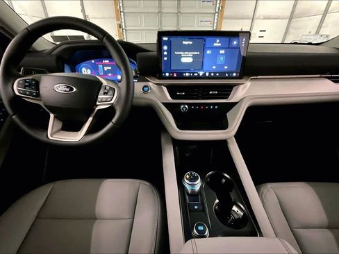 New 2026 Ford Explorer Active w/ Active Comfort Package image 14