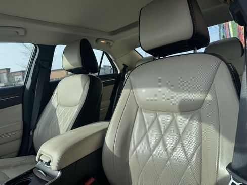 Used 2016 Chrysler 300 C Platinum image 9