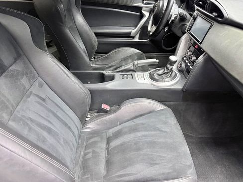 Used 2019 Toyota 86 RWD image 12