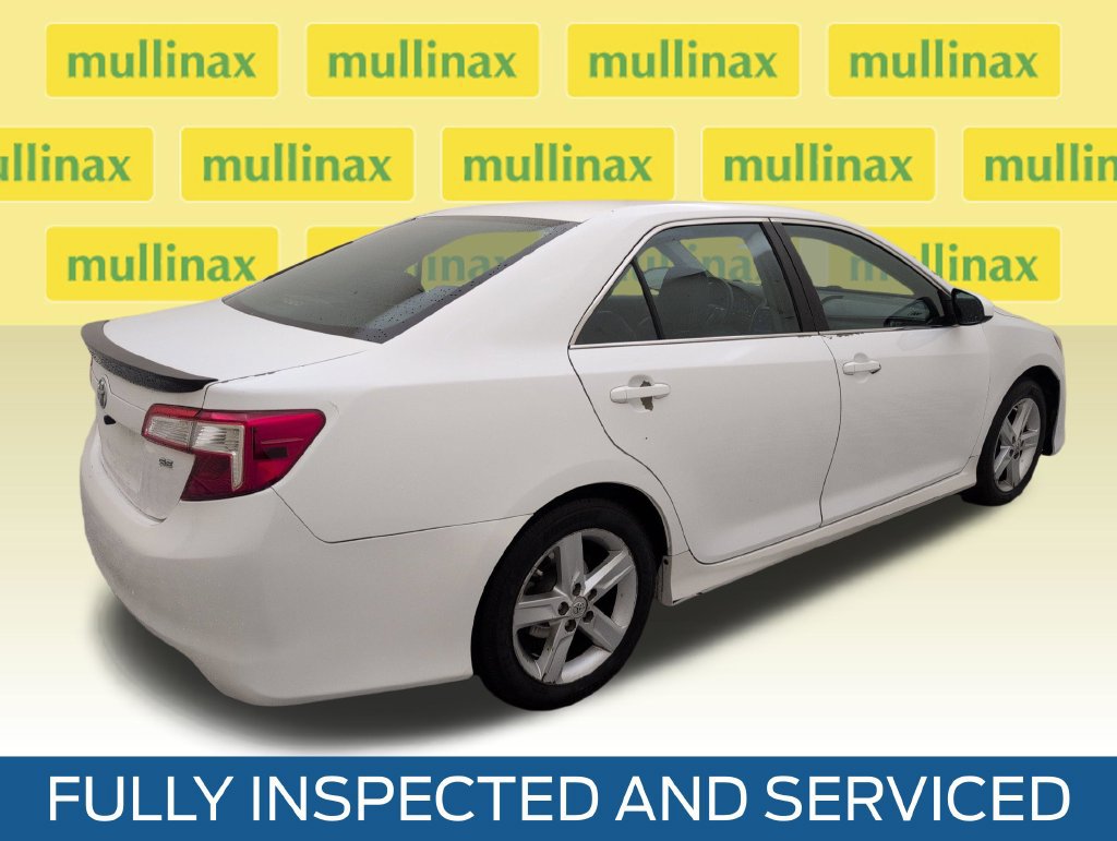 Used 2013 Toyota Camry SE FWD image 3