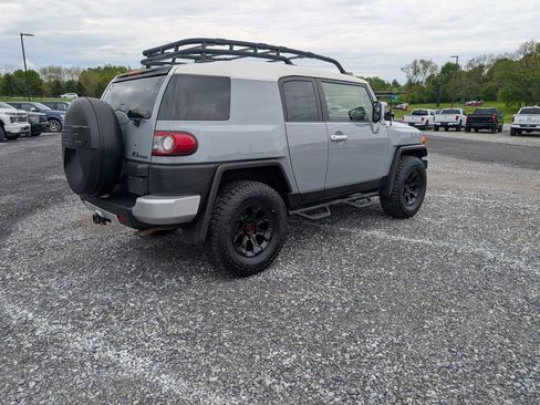 Used 2014 Toyota FJ Cruiser 4WD w/ Convenience Package image 8