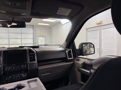 Used 2016 Ford F150 XLT w/ Equipment Group 302A Luxury AWD/4WD image 21
