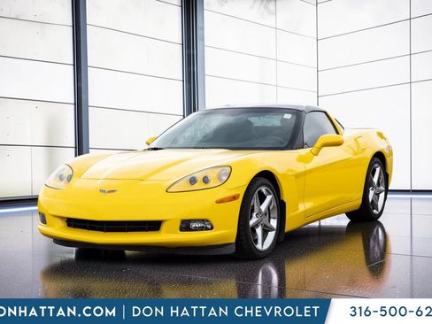 Used 2012 Chevrolet Corvette Coupe w/ 2LT Preferred Equipment Group RWD image 18