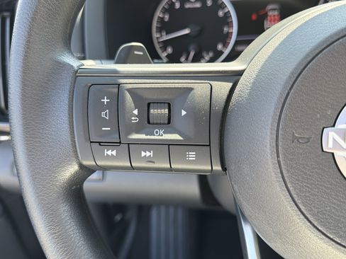Used 2024 Nissan Pathfinder S AWD/4WD image 25