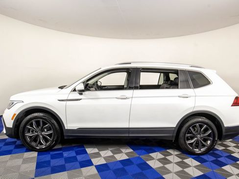 Used 2023 Volkswagen Tiguan SE FWD image 9