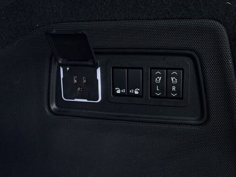 Used 2022 Cadillac Escalade ESV Sport Platinum AWD/4WD image 14