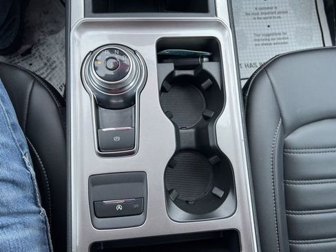 Used 2024 Ford Edge SEL w/ Convenience Package image 23