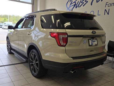 Used 2018 Ford Explorer XLT w/ Equipment Group 202A AWD/4WD image 13