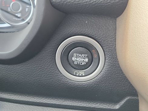 Used 2022 RAM 3500 Laramie AWD/4WD image 29