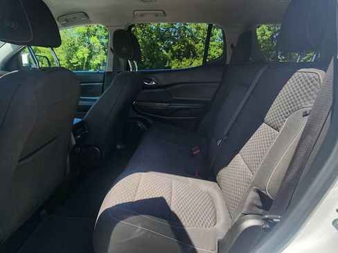 Used 2018 GMC Acadia SLE FWD image 18