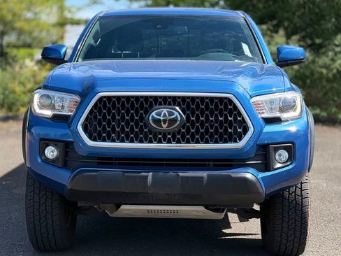 Used 2018 Toyota Tacoma TRD Off-Road AWD/4WD image 8