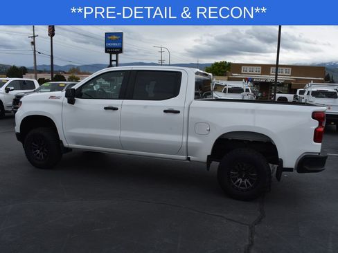 Used 2024 Chevrolet Silverado 1500 W/T w/ Z71 Off-Road Package image 2