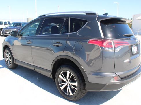 Used 2017 Toyota RAV4 XLE w/ All Weather Liner Package FWD image 5
