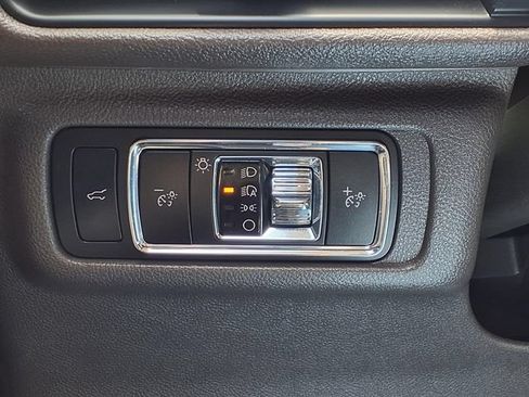 Used 2024 Lincoln Corsair FWD image 16