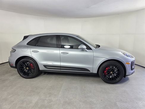 Used 2023 Porsche Macan GTS image 3