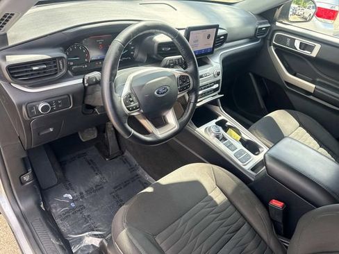 Used 2021 Ford Explorer XLT RWD image 24