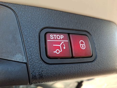Used 2026 Mercedes-Benz GLB 250 4MATIC image 27