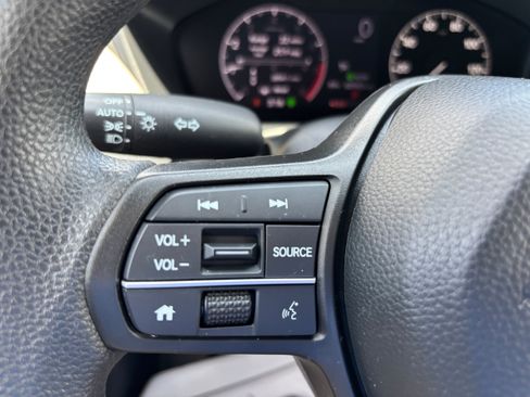 Certified 2023 Honda HR-V LX image 17