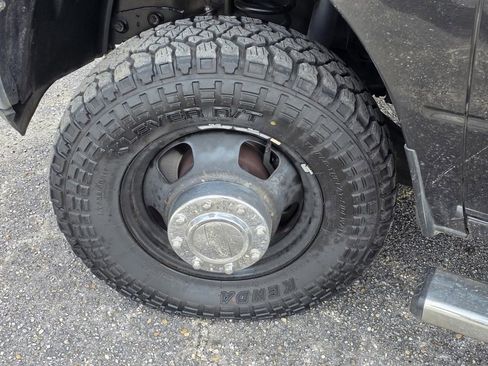 Used 2018 RAM 3500 SLT w/ Luxury Group image 38