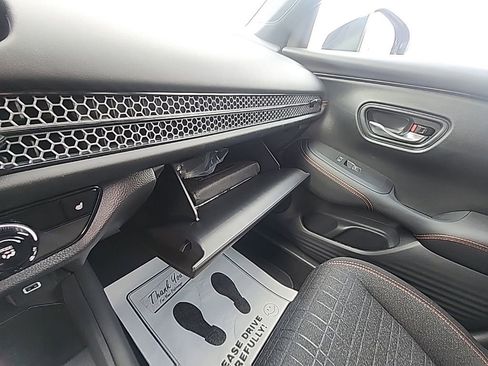 Certified 2025 Honda HR-V Sport image 22