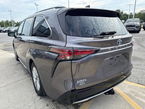 Used 2021 Toyota Sienna Limited AWD/4WD image 7