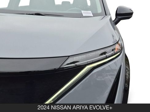 Used 2024 Nissan Ariya AWD image 10