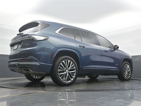 Certified 2025 Buick Enclave Avenir image 51