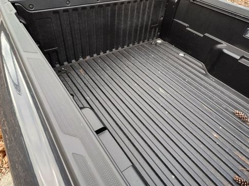 Used 2025 Toyota Tacoma SR w/ SR Upgrade Package image 4