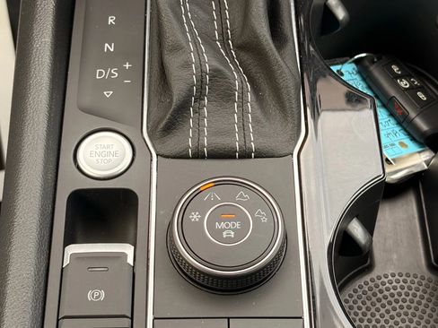 Used 2021 Volkswagen Atlas SEL image 32