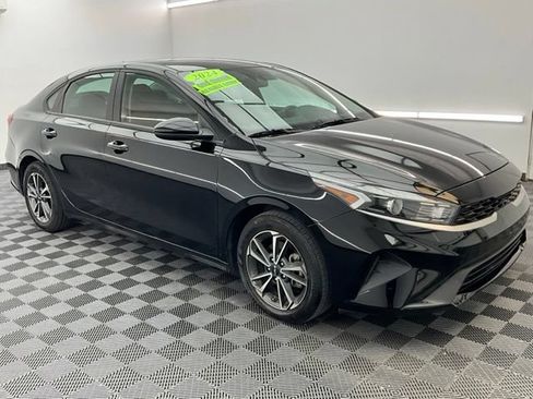 Used 2024 Kia Forte LXS FWD image 3