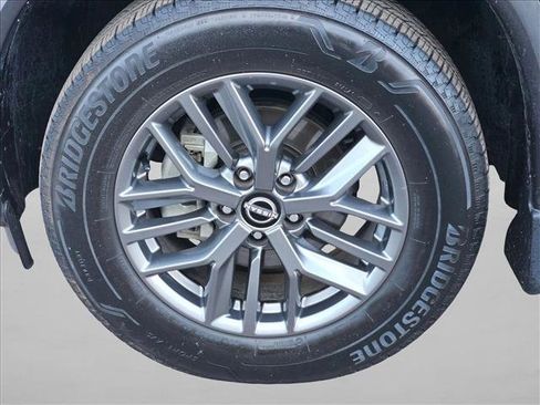 Used 2023 Nissan Rogue S image 21