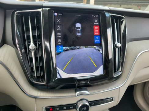 Used 2023 Volvo XC60 B5 Plus w/ Climate Package image 22