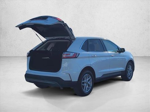 Used 2024 Ford Edge SEL image 5