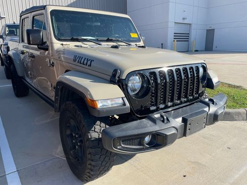 Used 2022 Jeep Gladiator Sport AWD/4WD image 3