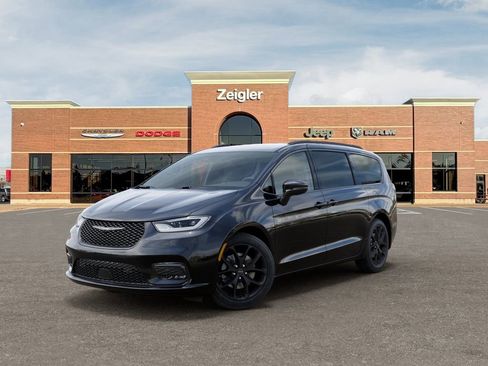 New 2026 Chrysler Pacifica Select image 1