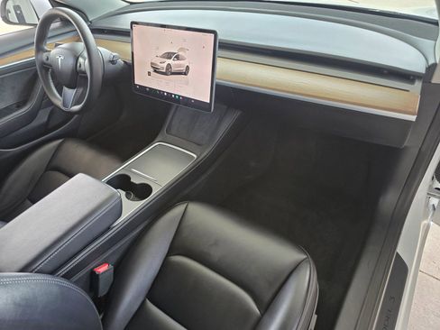 Used 2023 Tesla Model 3 Standard Range image 28