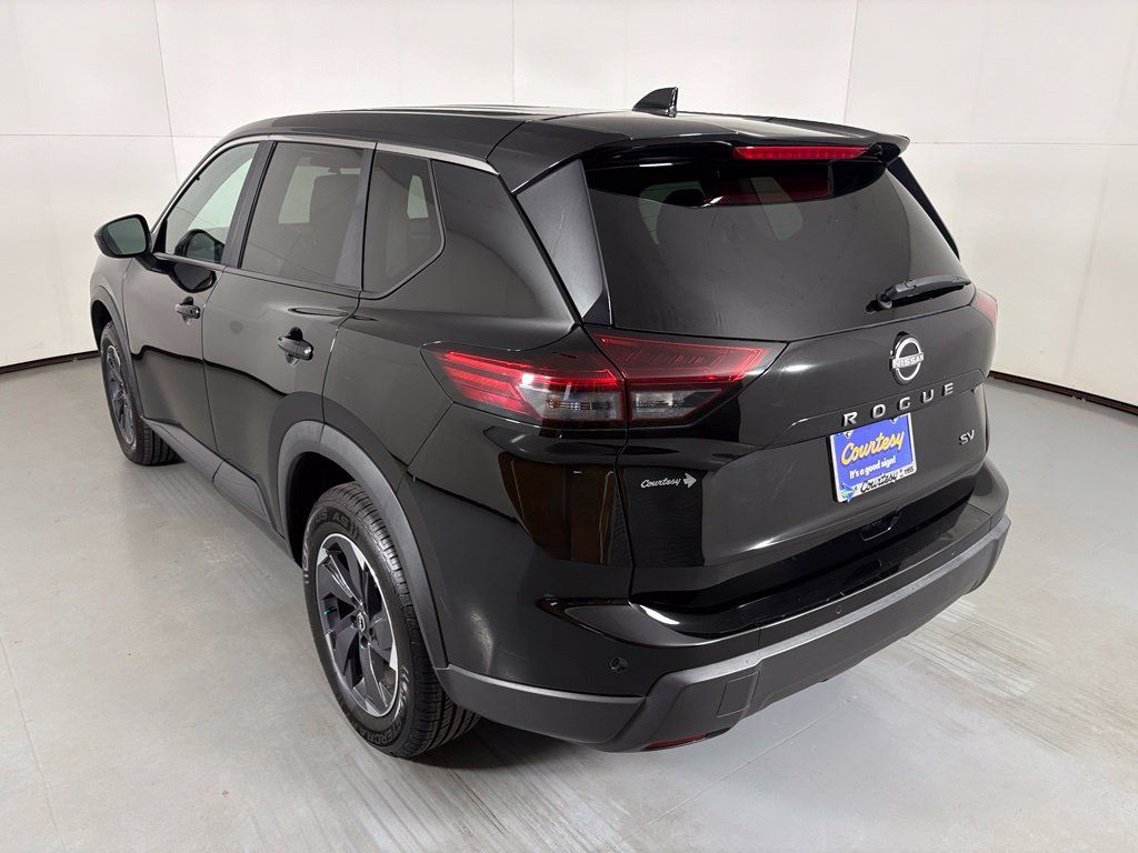 Used 2024 Nissan Rogue SV FWD image 6