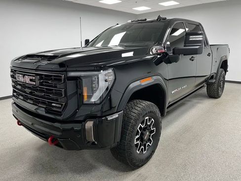 Used 2024 GMC Sierra 2500 AT4X AWD/4WD image 5