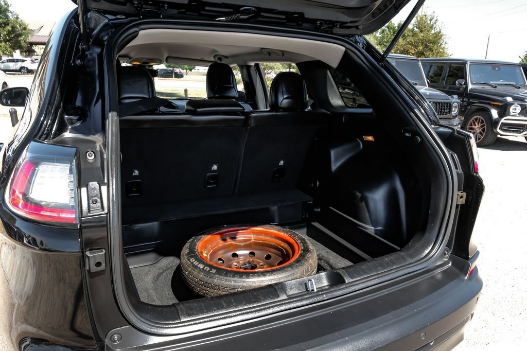 Used 2021 Jeep Cherokee Latitude Plus FWD image 44