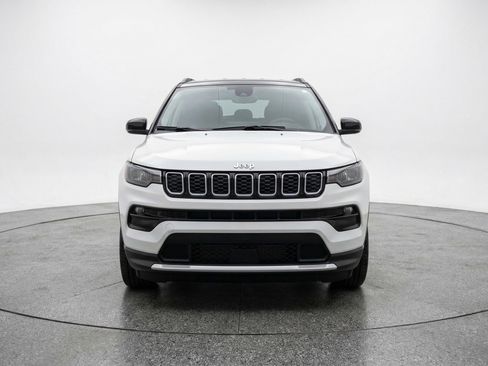 Used 2025 Jeep Compass Limited image 2