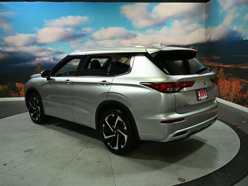 Used 2022 Mitsubishi Outlander SEL image 6