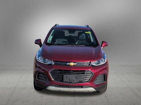 Used 2022 Chevrolet Trax LT w/ LT Convenience Package image 12